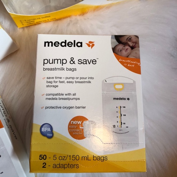 ❌SOLD❌Bundle Medela Bottles & Bags - Picture 3 of 5